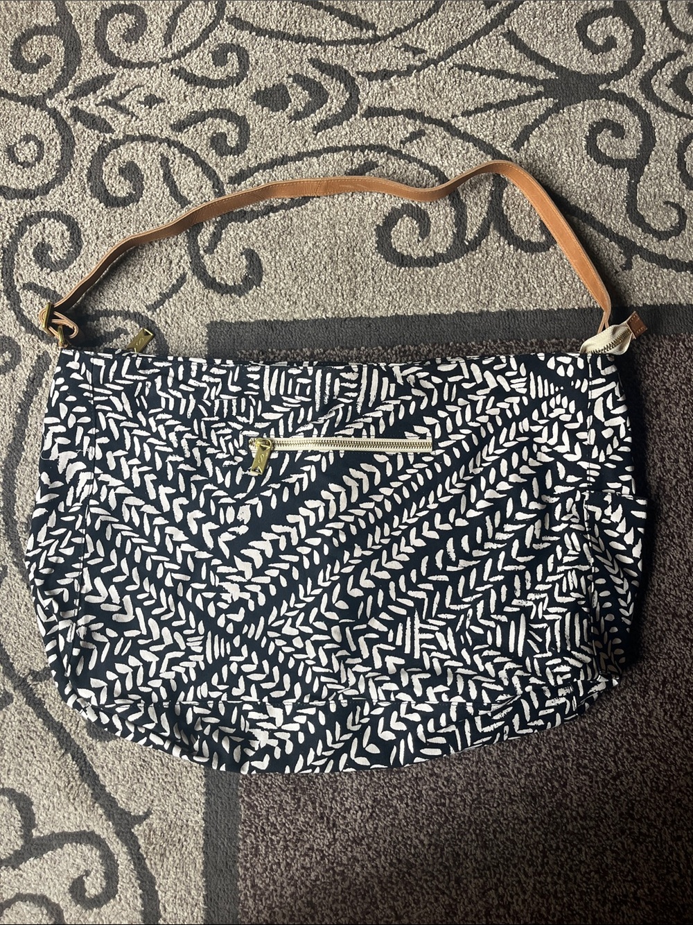 Sseko Black and White Leaf-Pattern Shoulder Bag with Tan Strap